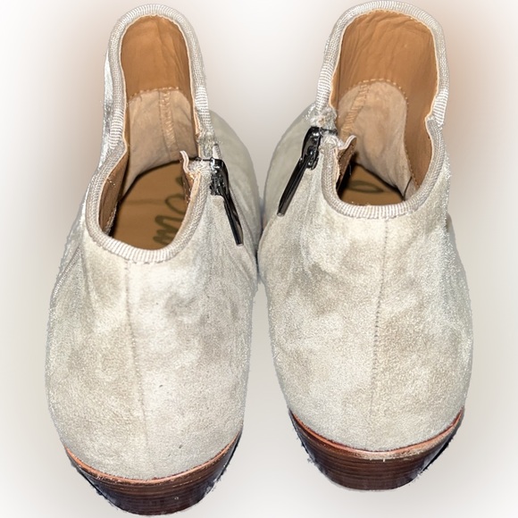 Sam Edelman Petty Chelsea Boot in Putty Suede 6 - Picture 4 of 10